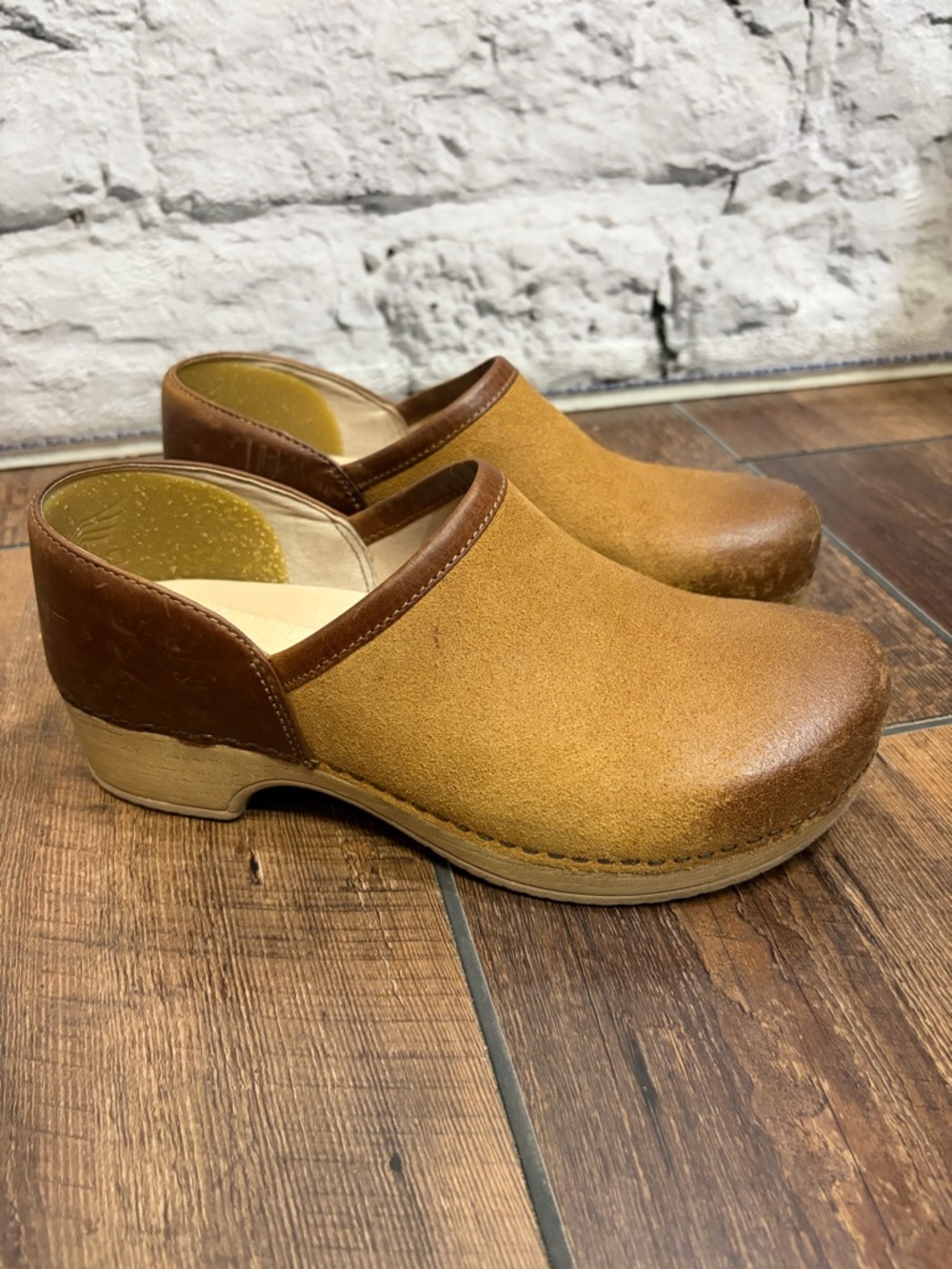 Dansko Brenna Clogs Tan Burnished Suede Slip On Comfort Leather Stain Resistant